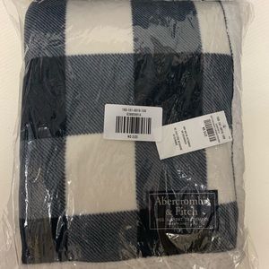 New Abercrombie & Fitch blanket gift exclusive
